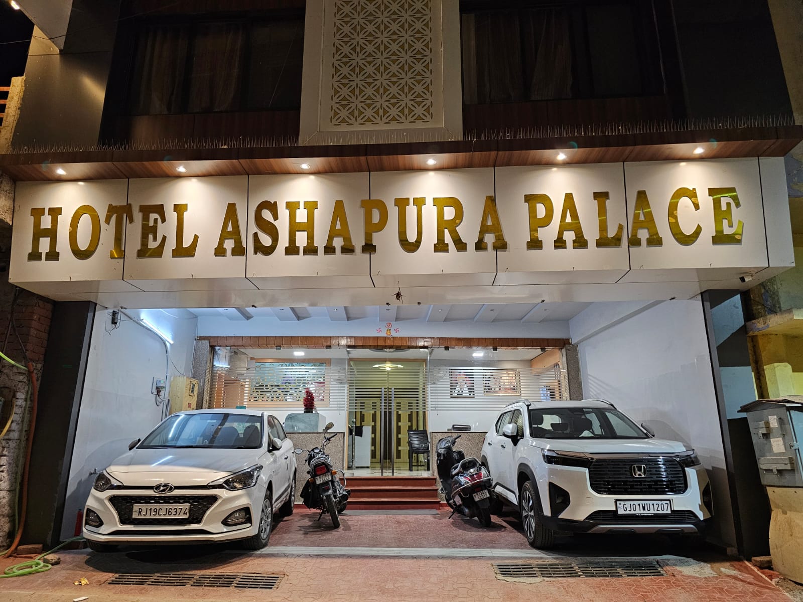 Hotel Interior & Exterior